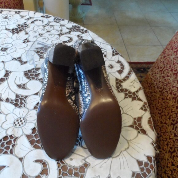 Tory Burch Python Print Ankle Heeled Boots Size 8.5M - Picture 15 of 16